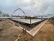 Устройство основания и заливка монолитной плиты с упрочняющим покрытием, Ленинградская область, Новоселье, 2024 год